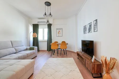 Sunny - Cozy Apartment