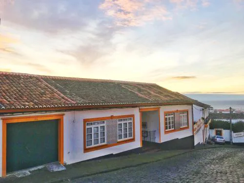 Casa do Pisão - Cosy and Modern Two-Bedroom Townhouse