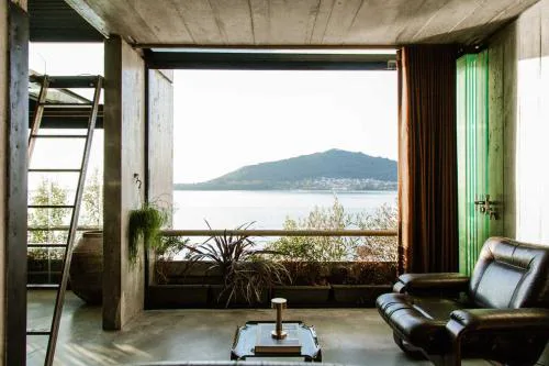 Luxury Waterfront Loft with Panoramic Views