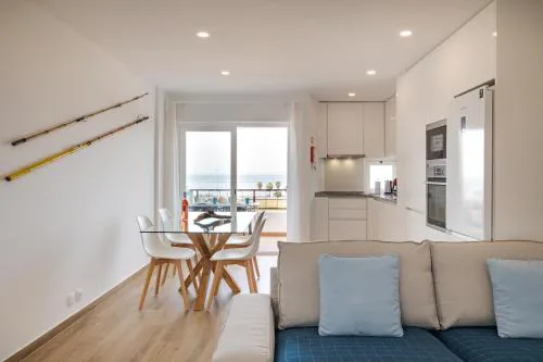 Ocean View Balcony Carcavelos Beach 2-min Walk, AC