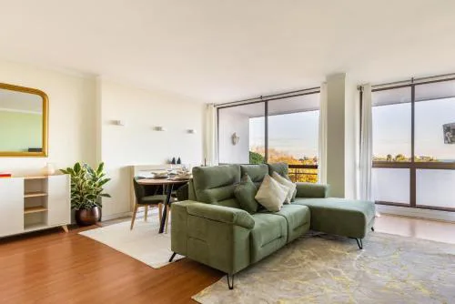 3BR Apt w Balcony and Sea View