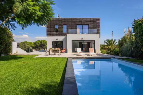 Casa Luminosa by Portugal Portfolio