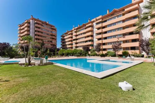 Cascais 1BR w/ pool
