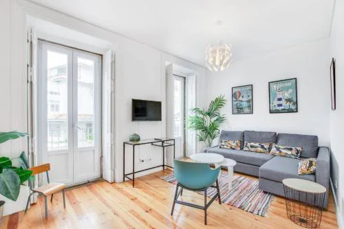 Cascais centre, bright 70m2 apartment T2, perfect location