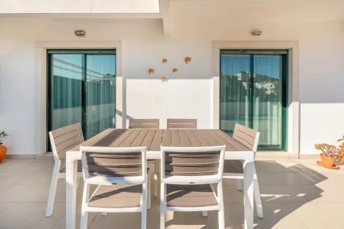 Cascais Sunny with very spacious terrace