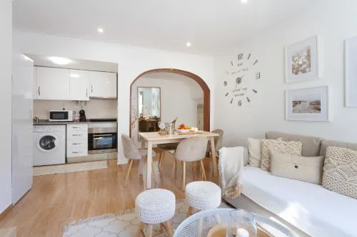 Cozy one bedroom apartment in the heart of Cascais historic center