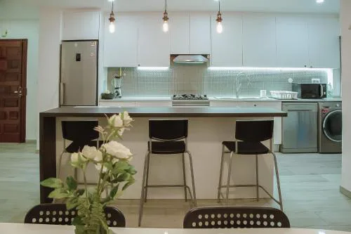 Cozy Room in Cascais City with Full Kitchen 5 minutes from the beach