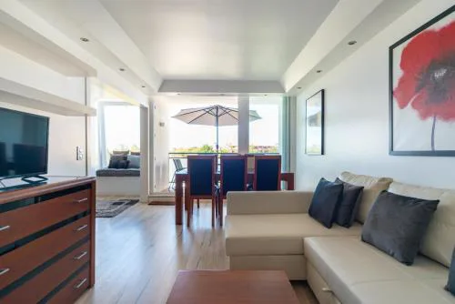 Modern 2 Bedroom Apartment with Balcony in Cascais