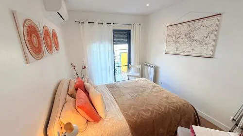 Nomad Dreams N4 Cascais Delux in-suit in heart of historic center