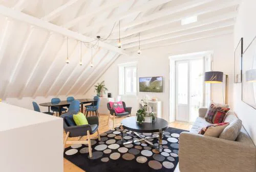 NOT DISPO T3 central cascais 120m2 over the roof with terrasse