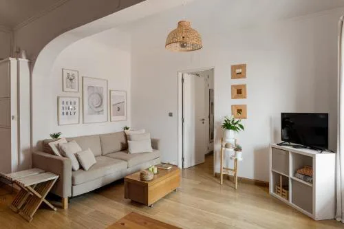 Stylish Hideaway in Heart of Cascais