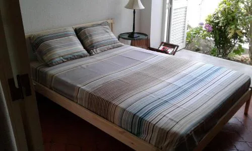 Sunny and cozy room close to Cascais center