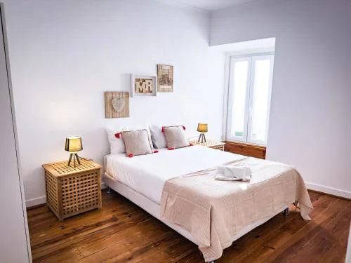 Superb 3 BR Apartment - Beachfront - Old Town Cascais