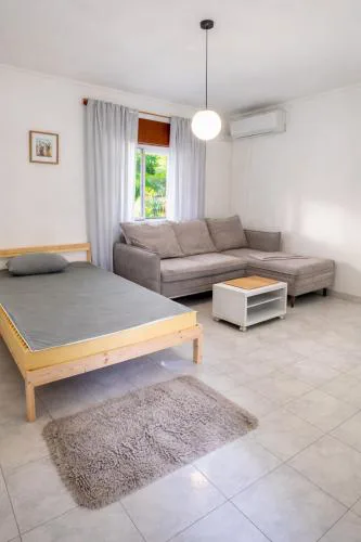 Private Room in Corroios 15 Minutes from the Beach - Quarto Privado em Corroios com Fácil Acesso à Praia e Lisboa