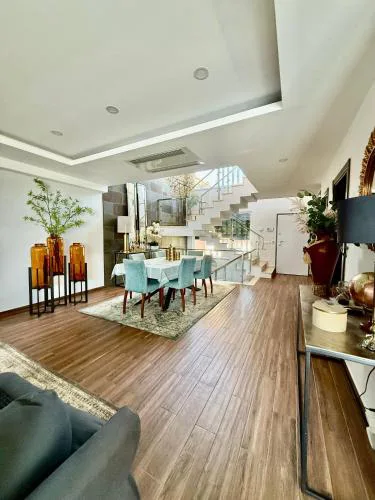 Valadares House