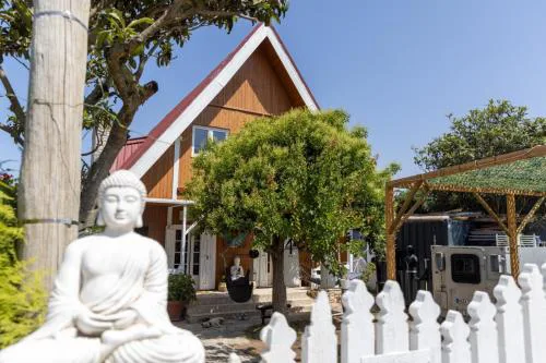 Casa Feia Hostel