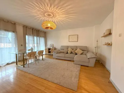 Cosy apartment by the beach