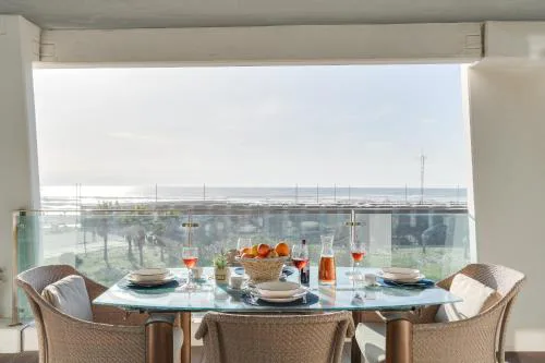 luxury Plazza Sea view