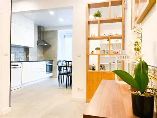 Modern 3 Bedroom Apartment Near Belém Lisbon Upto 5 Guests