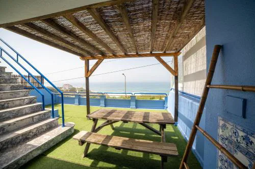 Saltline Surf House Ericeira