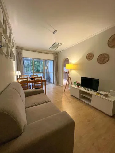 2BR Estoril Apartment - Near Estoril Beach & Cascais - Sleeps 4