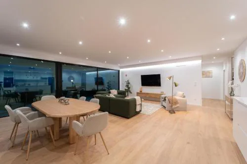 Auréa House - 4BR Azores Villa with Ocean View, BBQ & AC
