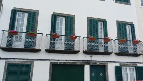 Casa das Floreiras - City Center Apartment