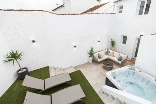 NEW! Oceanfront Home with HotTub, Lagoa Sao Miguel Azores