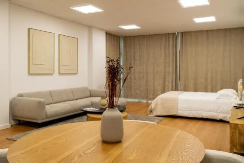 Business office - Studio with garage