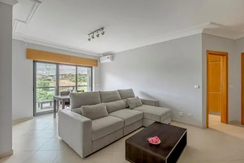 2-Bed Vialonga Vista Apartment