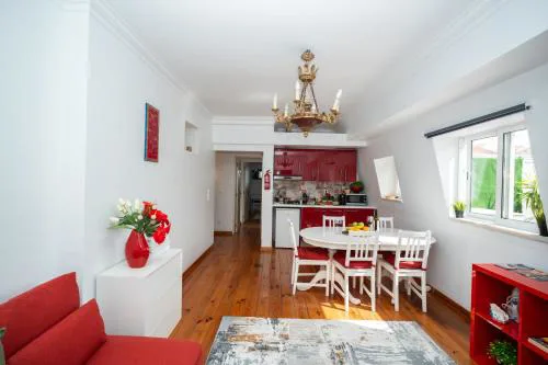 2-Bedroom Apartment with Open Terrace in Central Lisbon