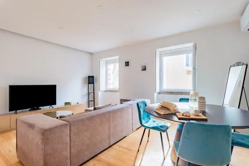 2BR Chic&Bright with 120sqm. in Campo de Ourique