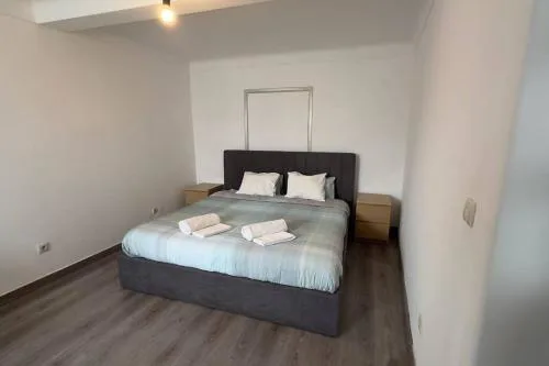 2BR Sleeps4 in Lisbon - Orchid