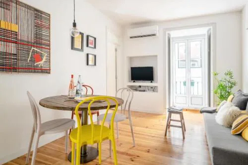 2BR terrace w AC - Time Out Market | By Airnest