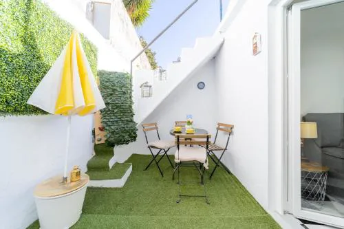 4 Bedroom House with Garden Parking in Benfica Lisbon