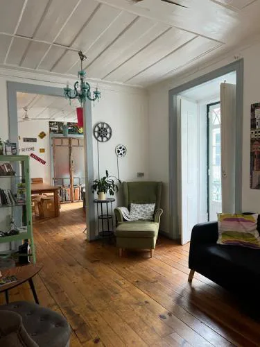 Alface Hall Hostel & Bar