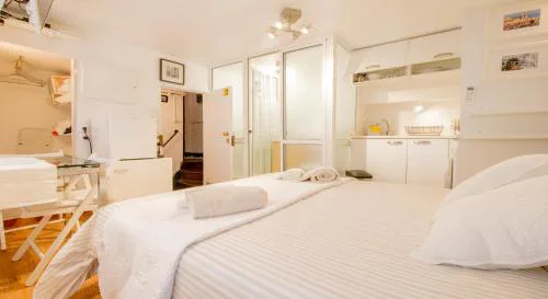 Alfama Heart for two Apartment
