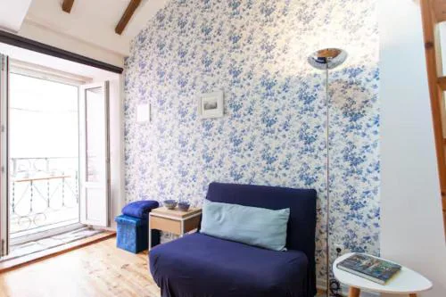 Alfama II, eco-penthouse with french balcony