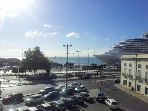 Alfama lisboa 2nd floor amazing river view
