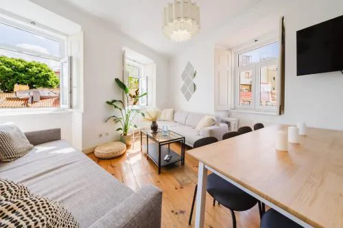 Alfama Retreat 4BR with Breathtaking River Views