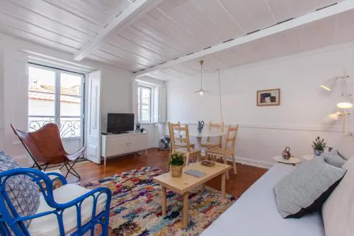 Alfama Sunny & Typical Apartment, By TimeCooler