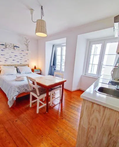 Alfama Sunshine Studio