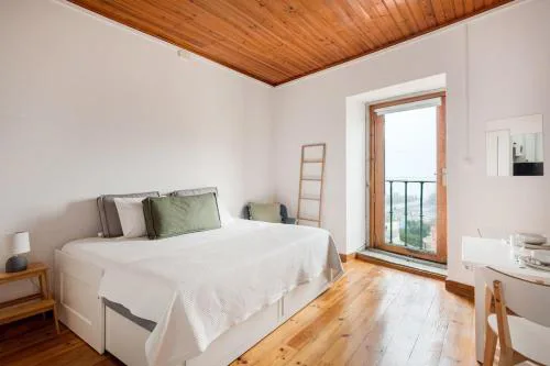 Alfama Views Studio in Historical Lisbon