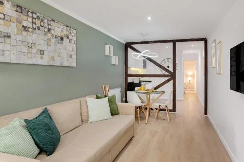 Alfama with Private Patio & Barbecue