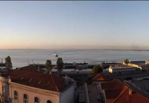 amazing apartment in alfama with river view