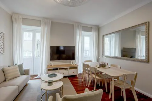 Bairro Alto Elegant by Homing