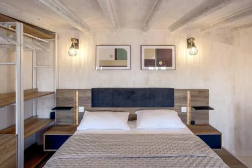 Bairro Alto Rooftop with Balcony and View by Homing