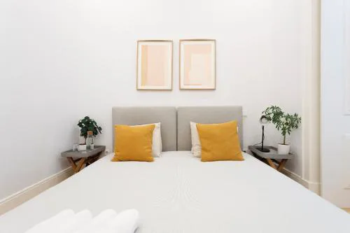 Bedrooms in Shared Apartment in Modern Accommodation in Downtown Lisbon