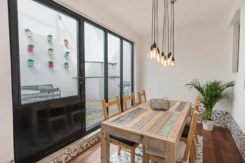 Bica Patio 3BDR Duplex by LovelyStay