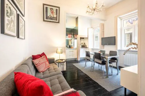 Boutique Apartment with Balcony in Bairro Alto